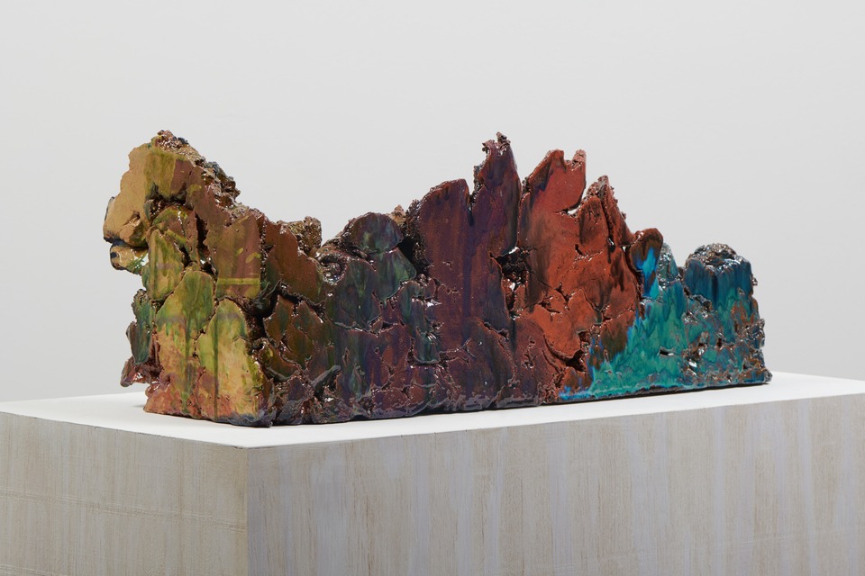 Coastline, 2019

Keramik / Ceramic

31 x 83 x 30 cm