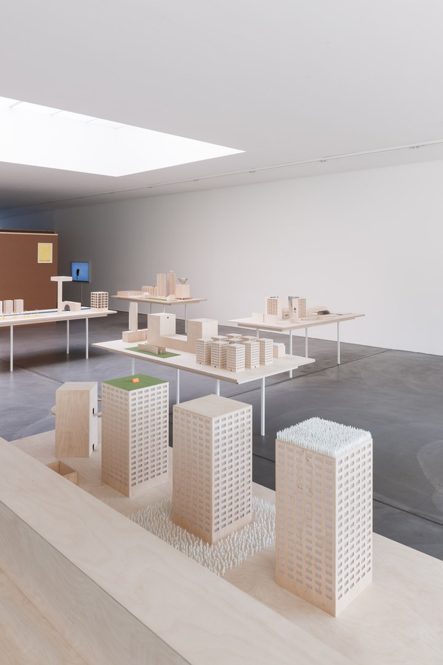 Some Things Are Undesigned

Installation view

von Bartha, Basel, 2015