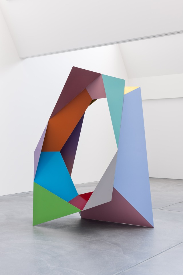 *Freistehendes Doppelpentagramm*, 2017
Acrylic on aluminium
273 x 304 x 219 cm