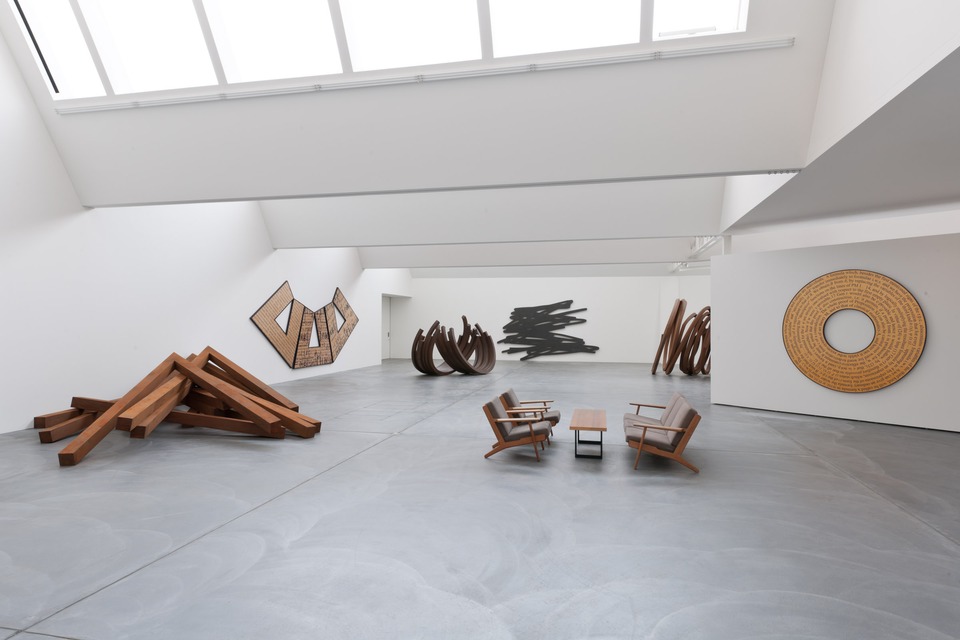 Bernar Venet\
Installation view\
von Bartha, Basel, 2011