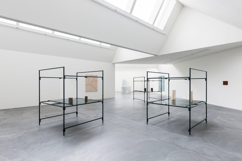 Daniel Robert Hunziker, Vielerorten\
Installation view\
von Bartha, Basel, 2013