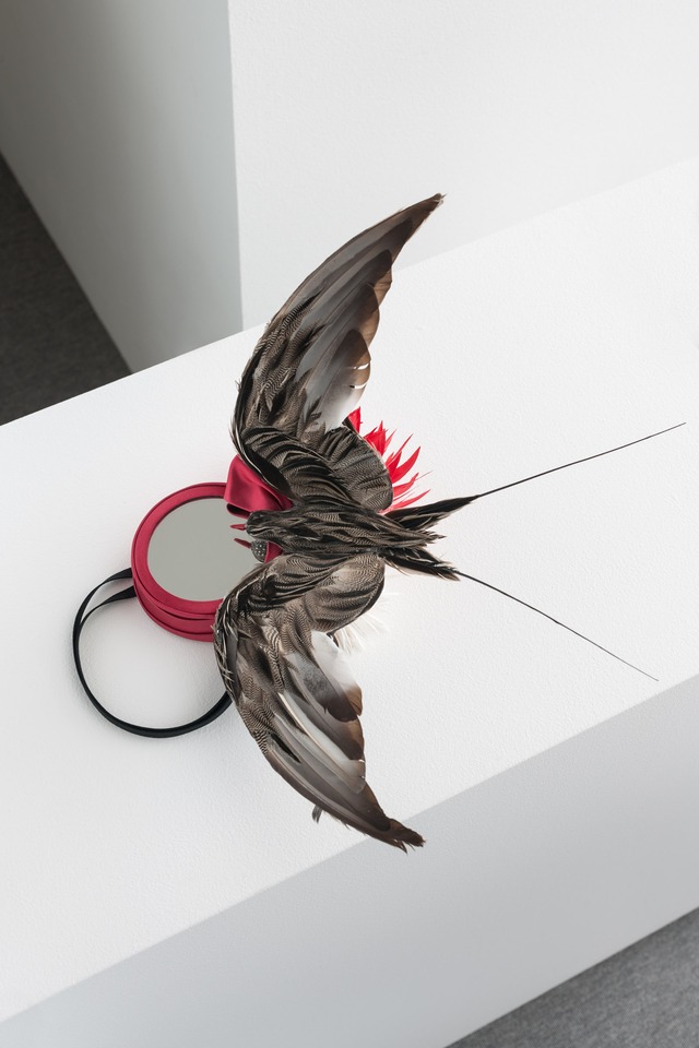 Fiona Bennett (*1966)

Nosedive\
2014 mixedmedia 40 x 35 x 25 cm