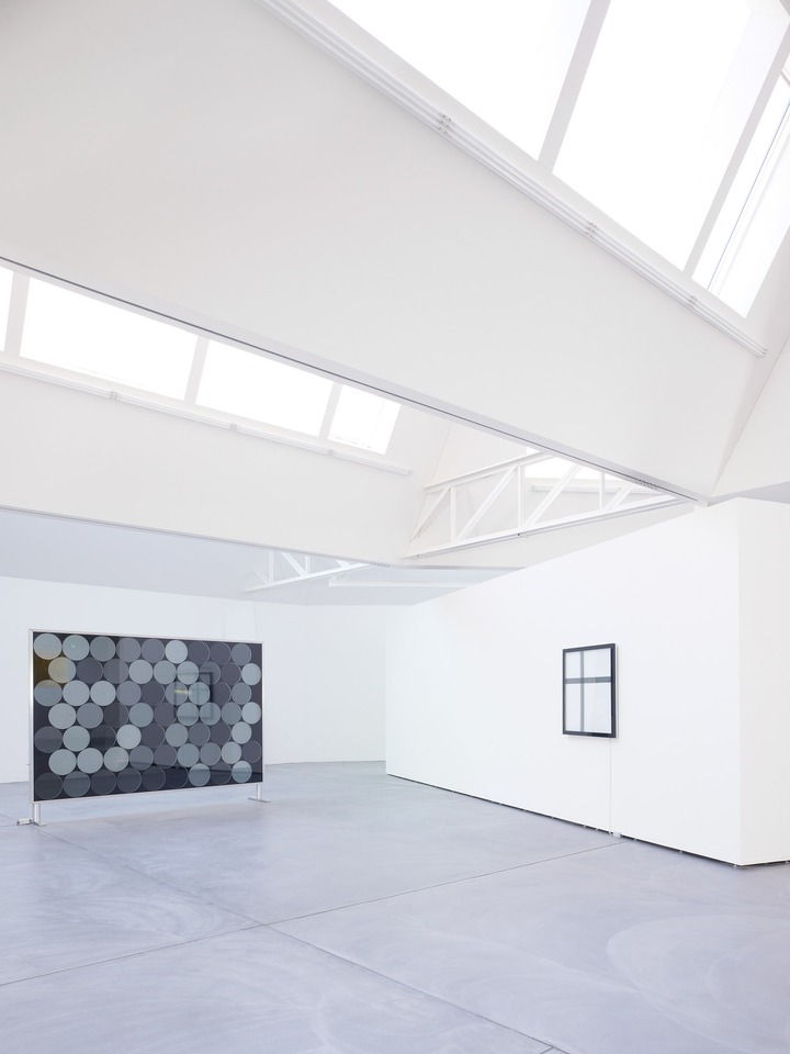 Sebastian Hempel\
Installation view\
von Bartha, Basel, 2009