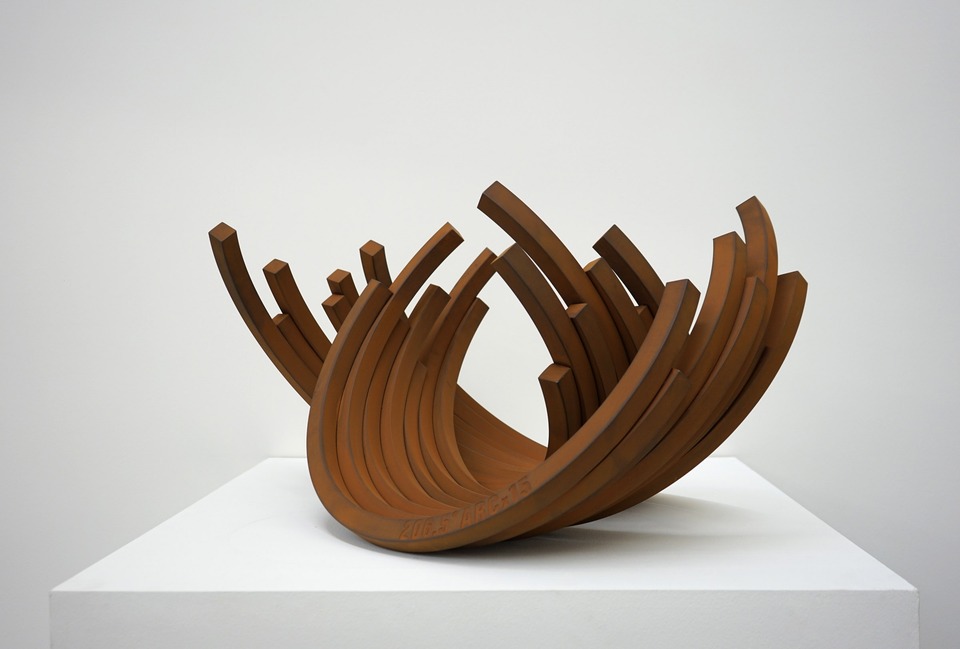 *206.5° Arc x 15*, 2018
Rolled Steel
2 parts, 46 x 65 x 23 cm; 50 x 65 x 26 cm