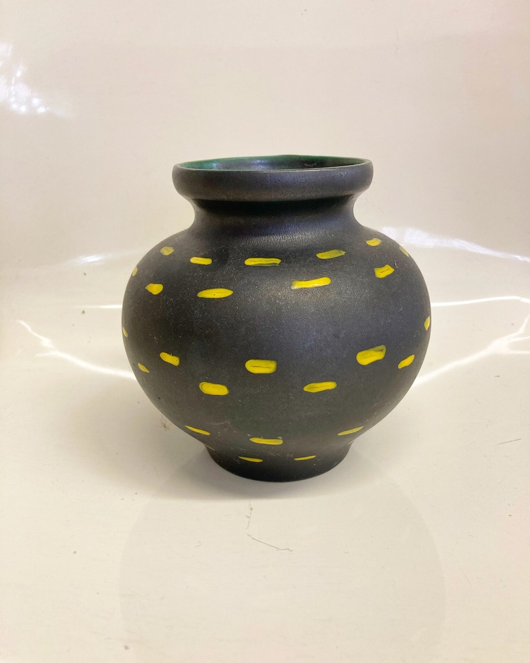 Karim Noureldin

Naq, 2020

Ceramic, paint
