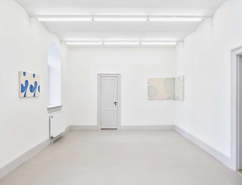 Landon Metz, The sky isn&#8217;t really blue

Exhibition view

von Bartha, Copenhagen

**Landon Metz**
*MMXXII VII*, 2022
Dye on canvas
20.3 x 25.4 cm\
8 x 10 in
(LA_M 3203)
