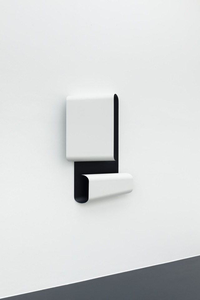 Terry Haggerty
Part I, 2016
2 pac / powder coated aluminium
125 x 159 x 16 cm