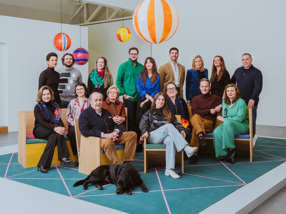 Team von Bartha (f.l.t.r) with Linda Palazzo, Shana Grüninger (as of January 2026), Jaromir Baldinger, Lea Lüscher, Miklos von Bartha, Jill the gallery dog, Caroline Baumhauer, Margareta von Bartha, Stefan von Bartha, Hester Koper, Idil Umay Mercan, Daniela Tauber, Silvan Koller, Julia Paas, Claudio Vogt, Judith Ribbentrop, Mamie Beth Cary, and Roland Fükö. Photo: Pati Grabowicz
